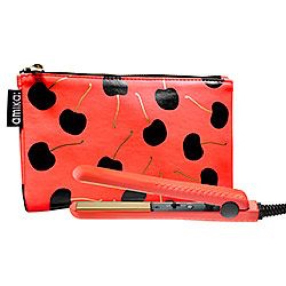 Amika mini hair straightener